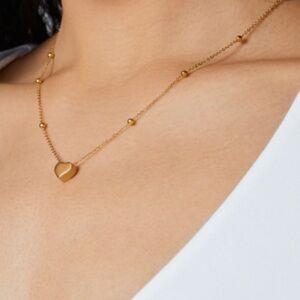 HALARA Gold Heart Charm Necklace